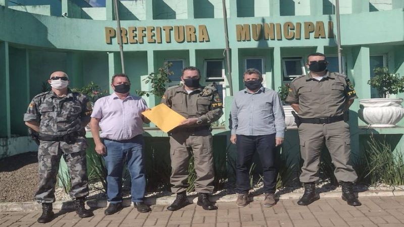 Comandante do 7&deg; BPM reune-se com autoridades em Tiradentes do Sul