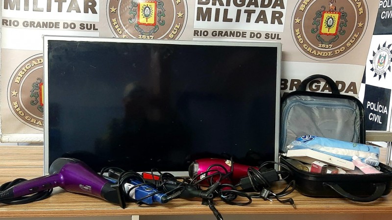 Tv, secador, chapinhas