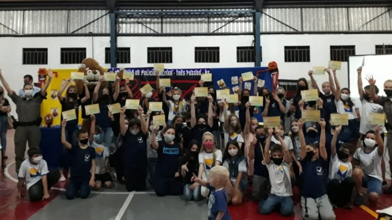 Ontem foi Dia de Formatura do PROERD no Instituto Estadual de Educação Érico Veríssimo em Três Passos