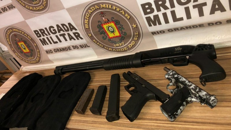 Três armas