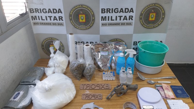 Materiais apreendidos - pris&atilde;o por tr&aacute;fico de entorpecentes