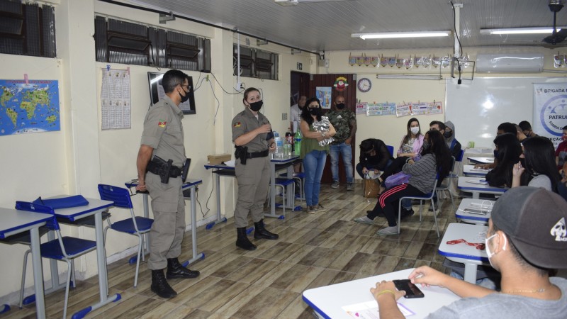 Patrulha Maria da Penha do 26&ordm; Batalh&atilde;o de Pol&iacute;cia Militar realizou palestra alusiva &agrave; &ldquo;Semana Maria da Penha nas Escolas". 