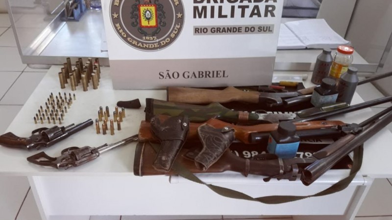 Armas e munições apreendidas