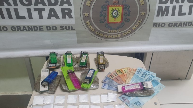26º Batalhão de Polícia Militar prendeu dois homens e uma mulher por tráfico de entorpecentes