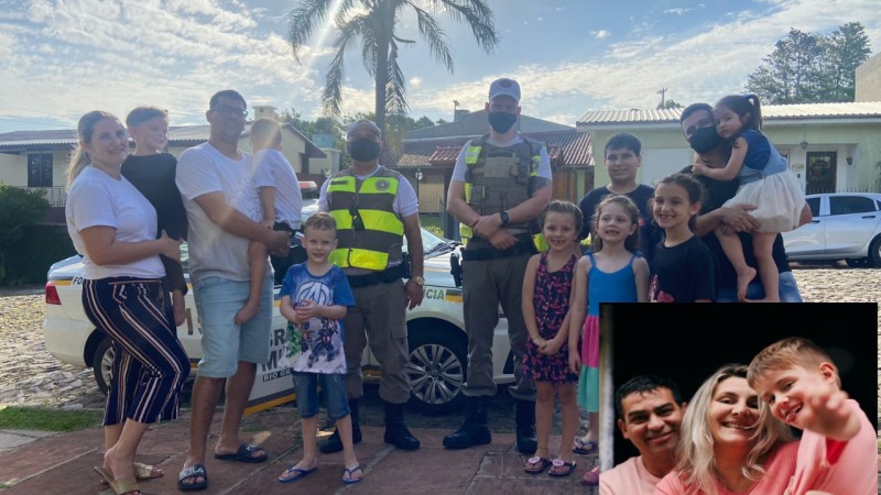 guarni&ccedil;&atilde;o com menino e familiares