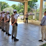 policiais