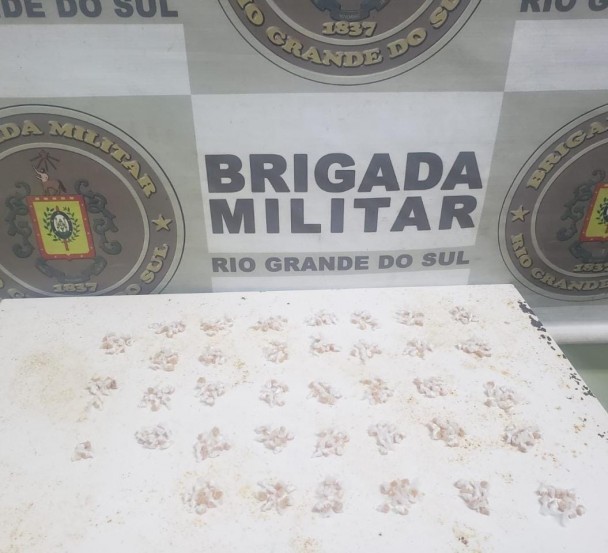 BM realizou três prisões por tráfico de entorpecentes em Cachoeirinha, em um intervalo de oito horas.