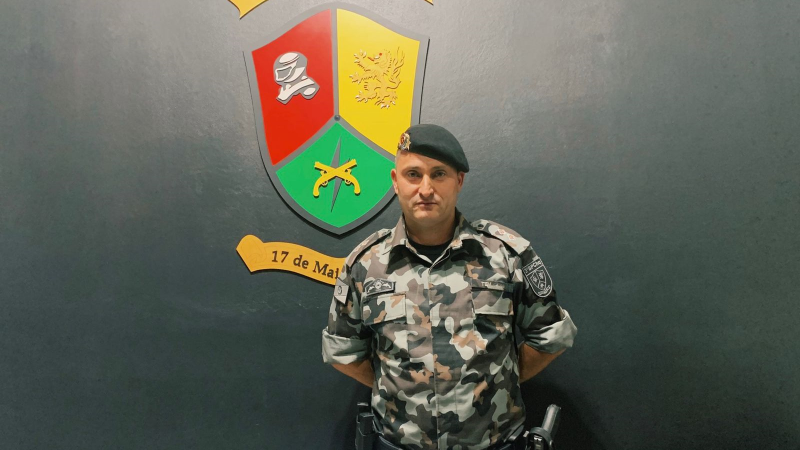 Apresenta&ccedil;&atilde;o de Oficial