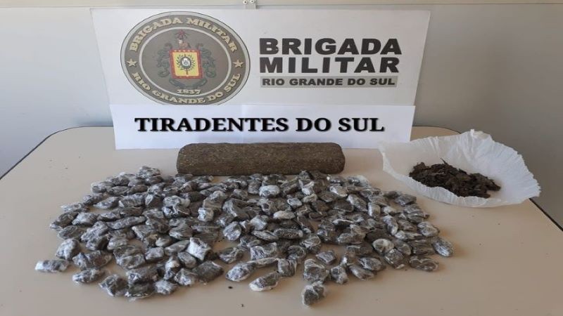 Brigada Militar prende três jovens por tráfico de drogas em Tiradentes do Sul