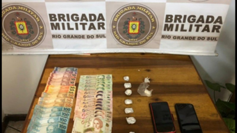 Bm prende casal por tráfico em S do Livramento