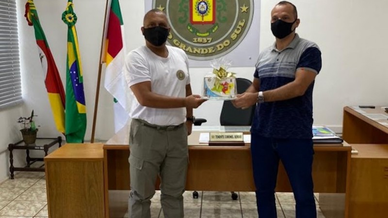 Visita de Oficial