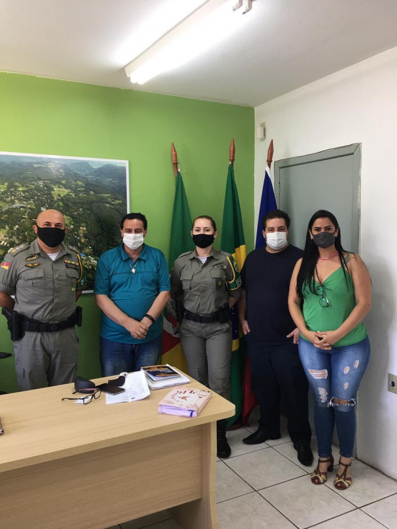 Comandante do 2&ordm; BABM em reuni&atilde;o na Prefeitura de Itaara