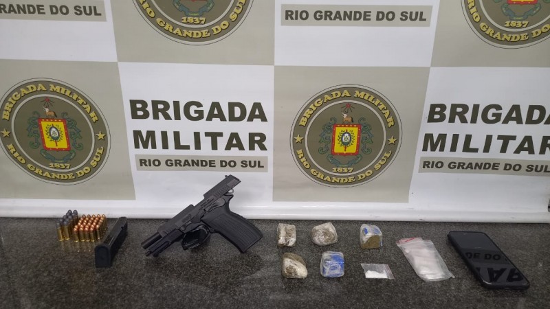 Pris&atilde;o por tr&aacute;fico de drogas e porte ilegal de arma