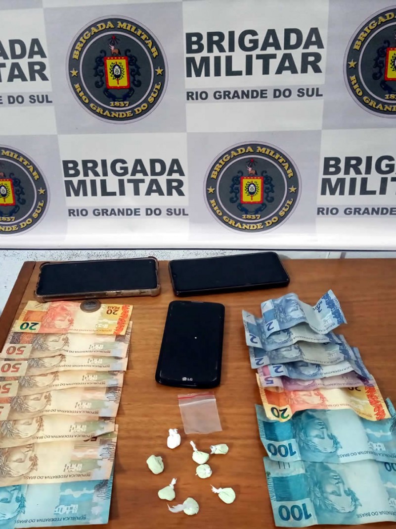 Um dos autores estava vendendo as drogas dentro de uma festa