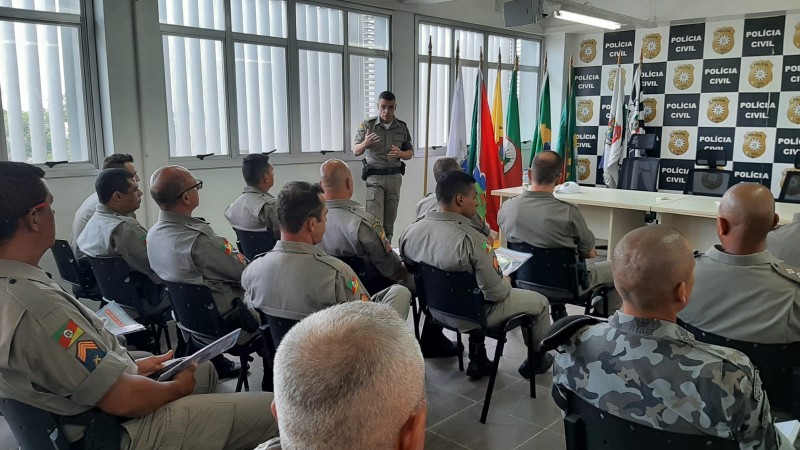 Reuni&atilde;o qualifica&ccedil;&atilde;o com sargentos do 15&ordm; BPM