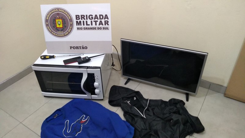Brigada Militar de São Leopoldo prende dupla que furtava residências (1)