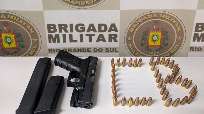 arma e munições apreendidas