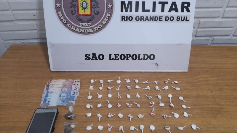 Brigada Militar de São Leopoldo prende dupla com drogas