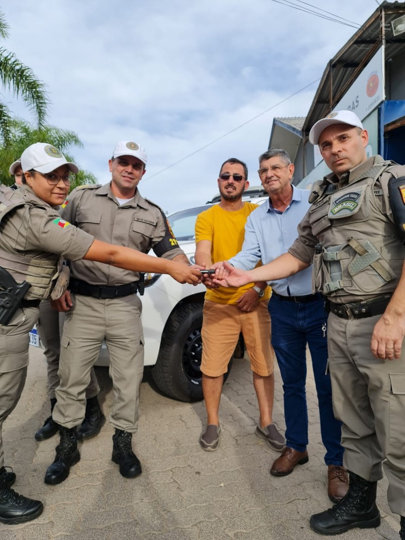 BM realiza entrega simbólica de viatura na área rural de Porto Alegre