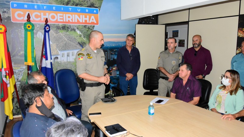 Policiais militares do 26&ordm; BPM participaram da posse dos novos membros do Conselho Municipal Antidrogas de Cachoeirinha.