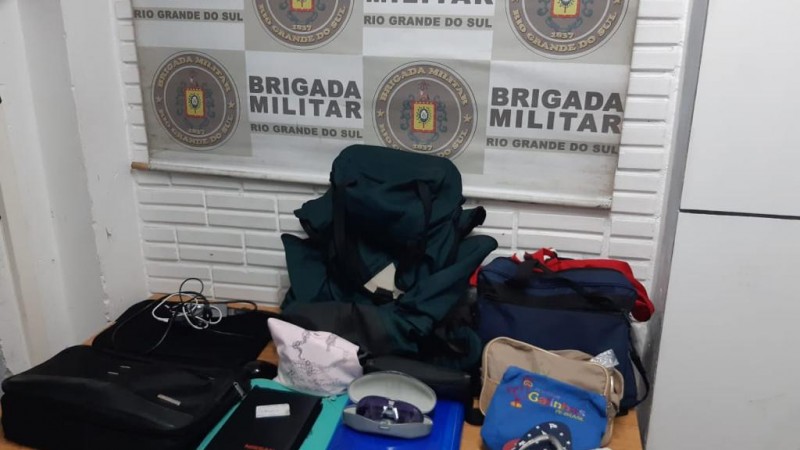 Brigada Militar de S&atilde;o Leopoldo prende dupla ap&oacute;s roubar resid&ecirc;ncia e ve&iacute;culo (2)