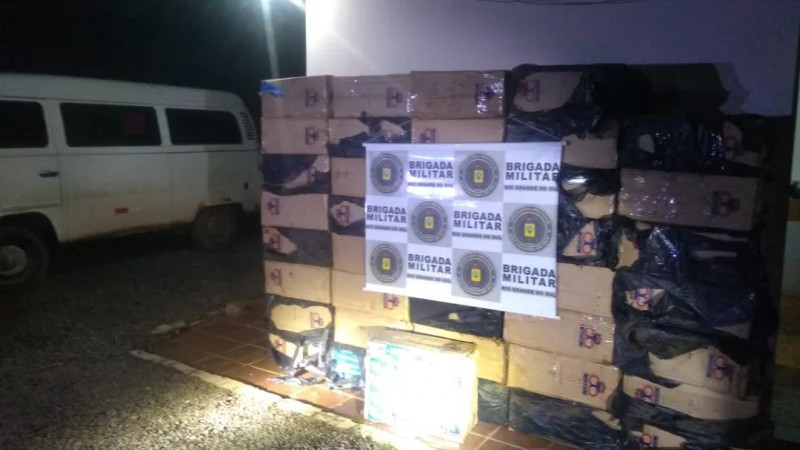 Brigada Militar prende três homens por contrabando de cigarros na divisa de Crissiumal com Nova Candelária