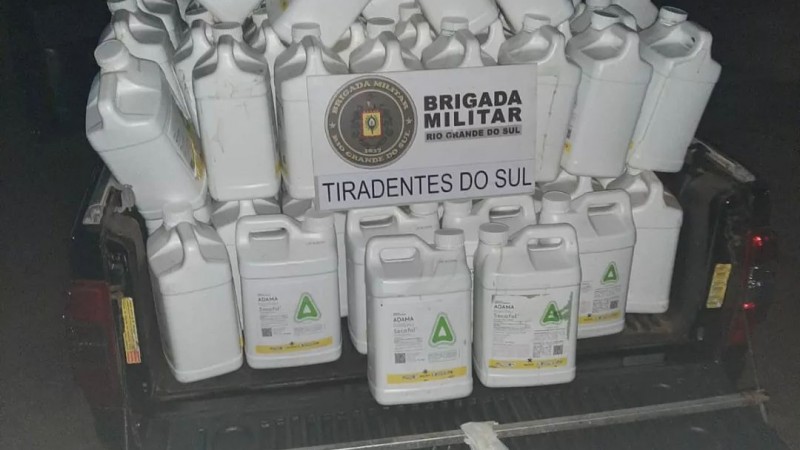 Brigada Militar apreende carga de agrotóxicos de origem estrangeira em Tiradentes do Sul