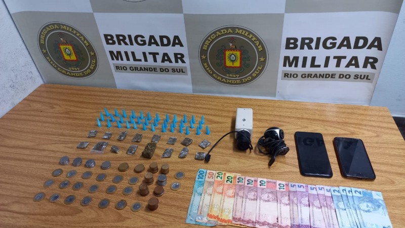 15° BPM prende casal com drogas em Canoas