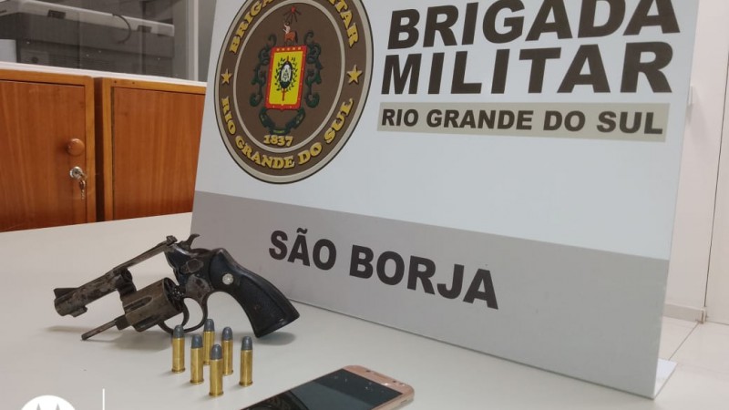 revolver e munições