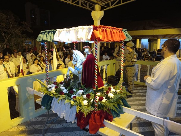 Policiais Militares são homenageados durante procissão a São Jorge