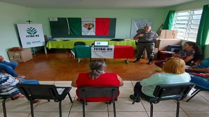 Patrulha Maria da Penha do 7&deg; BPM realiza c&iacute;rculo de conversas no Sindicato dos Trabalhadores Rurais em Miragua&iacute;