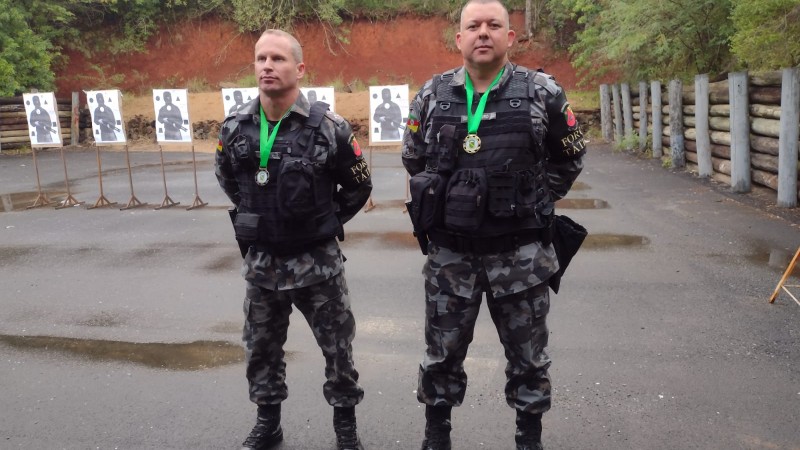 Policiais militares do 26º BPM se classificam em 1º e 3º lugar em competição de tiro.