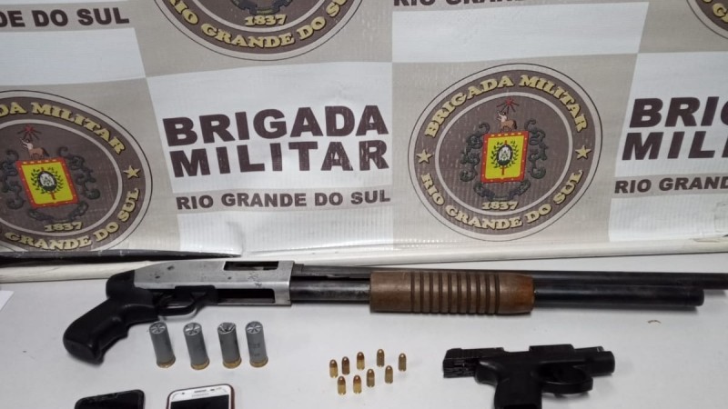 Três homens presos com armas de fogo em Rio Grande
