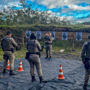 Efetivo do 25º BPM recebe treinamento com fuzil 5,56 (11)