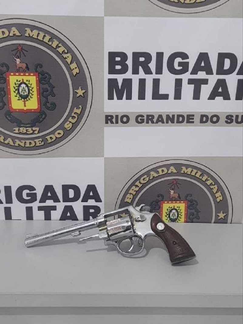 Posse irregular de arma de fogo C