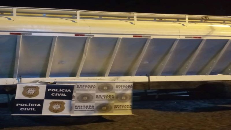BM e PC apreendem caminh&atilde;o carregado com agrot&oacute;xicos em Tiradentes do Sul