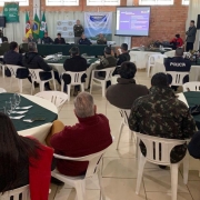 comandante falando