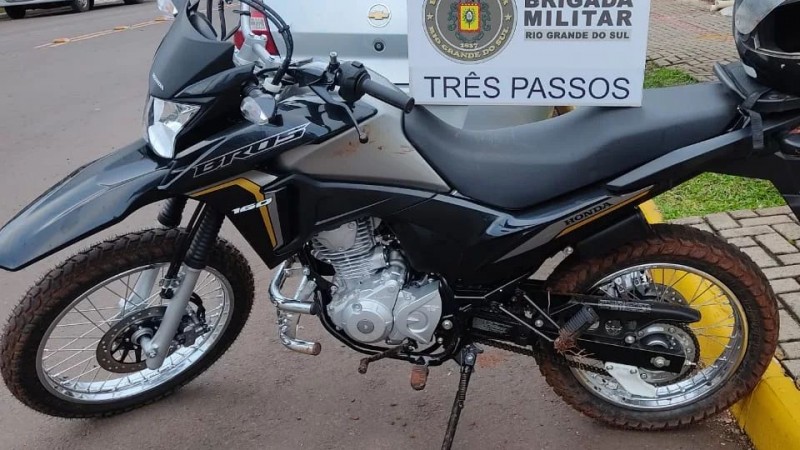 Brigada Militar recupera motocicleta furtada em Três Passos