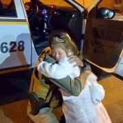Menina é surpreendida pela BM de São Leopoldo em festa de aniversário (1)