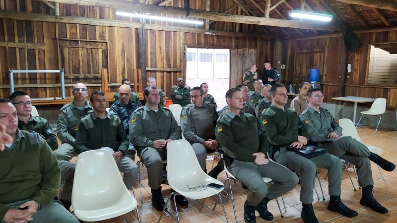Oficiais do CRPO VRS em instrução