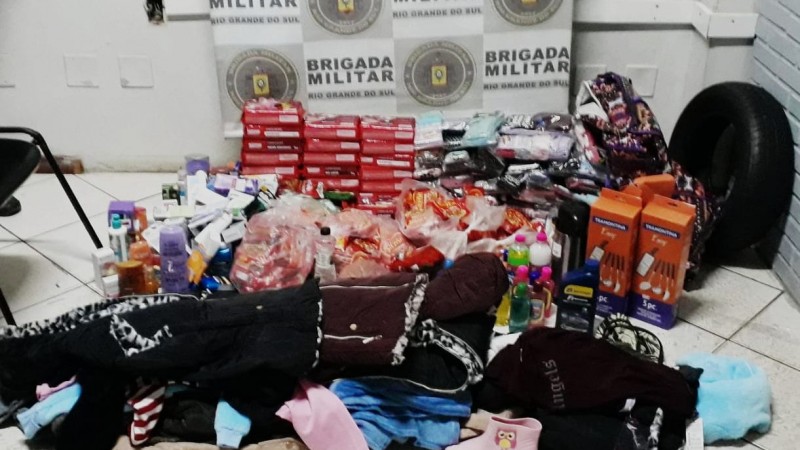 Brigada Militar prende dupla feminina que realizava furtos em estabelecimentos de Cachoeirinha.