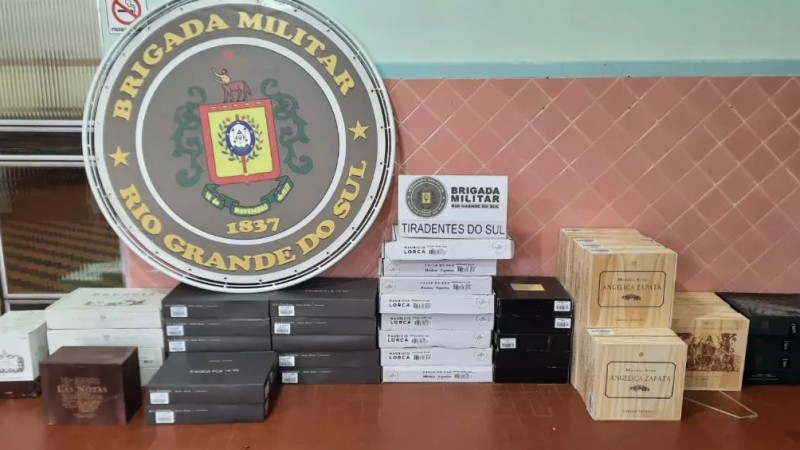 Brigada Militar apreende carga de bebidas de origem estrangeira em Tiradentes do Sul