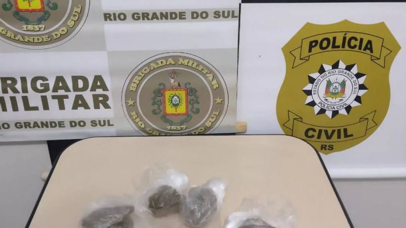 Brigada Militar em conjunto com a Pol&iacute;cia Civil prendem mulher por tr&aacute;fico de drogas em Tr&ecirc;s Passos