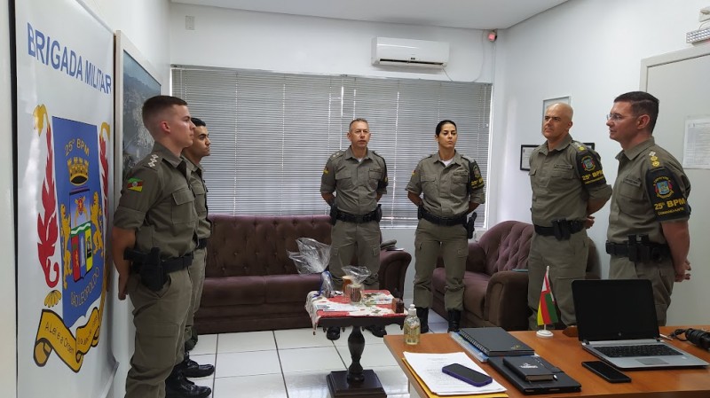 25º BPM recebe dois novos capitães