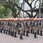 Formandos do curso de operações de choque no dispositivo.