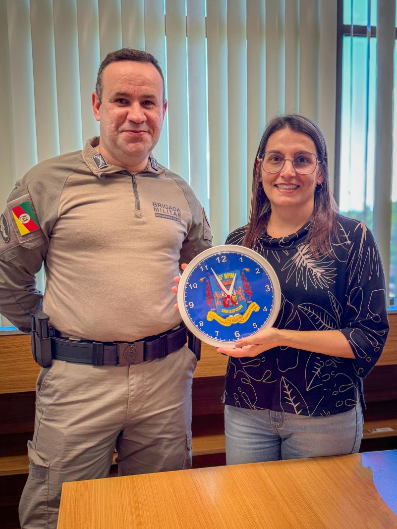 Comandante do 25º BPM em visita a Judiciário