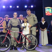 Alunos com a melhor redação sobre o conteúdo receberam bicicletas