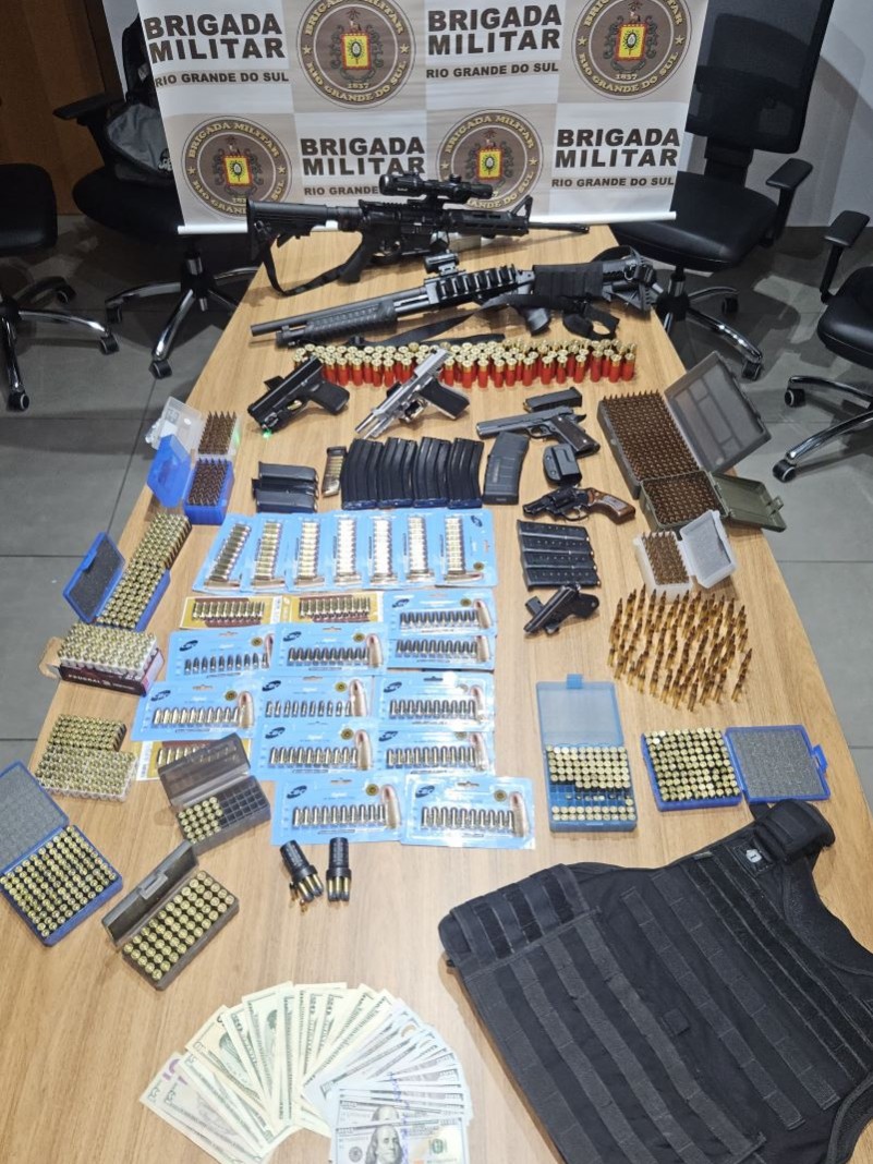 Diversas armas são apreendidas em Santa Maria